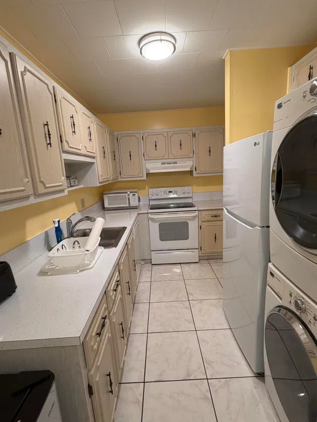 Unit 202 photo 13