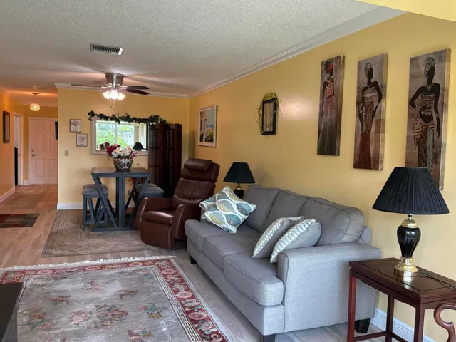 Unit 202 photo 14