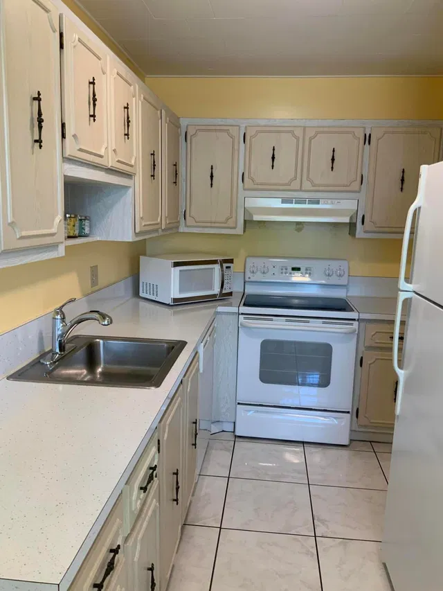 Unit 202 photo 20