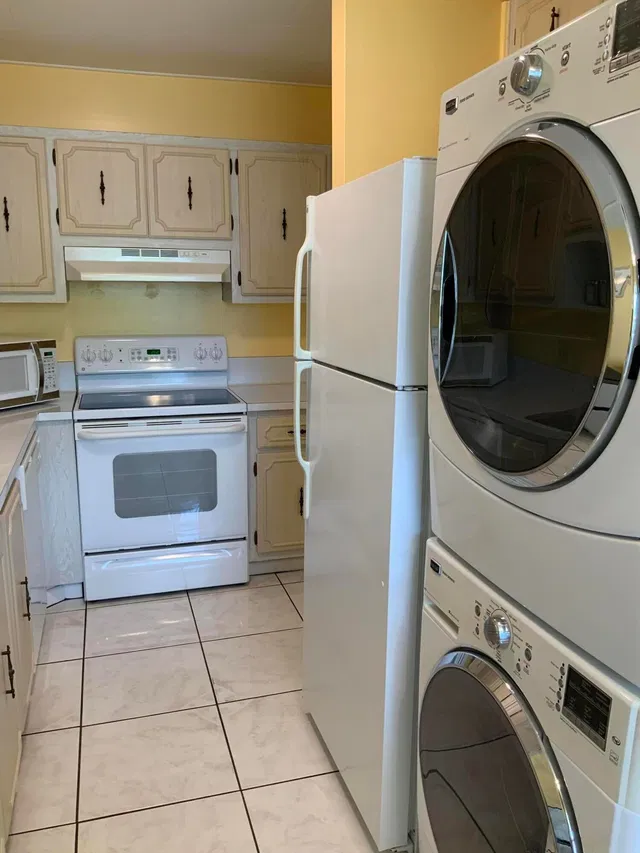 Unit 202 photo 21