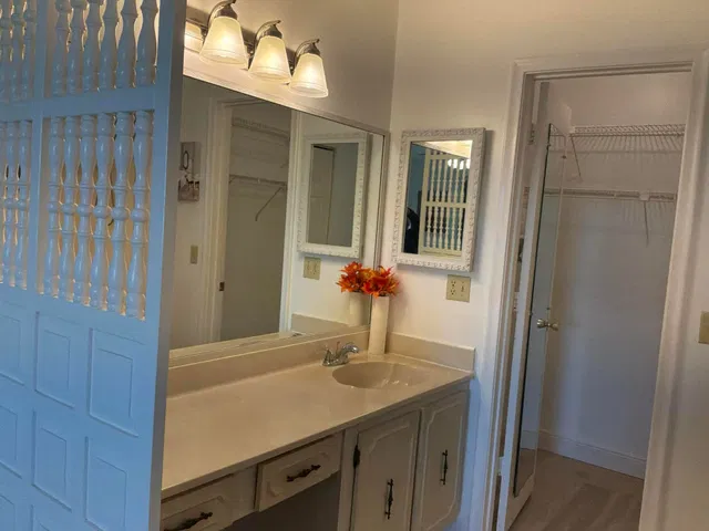 Unit 202 photo 27