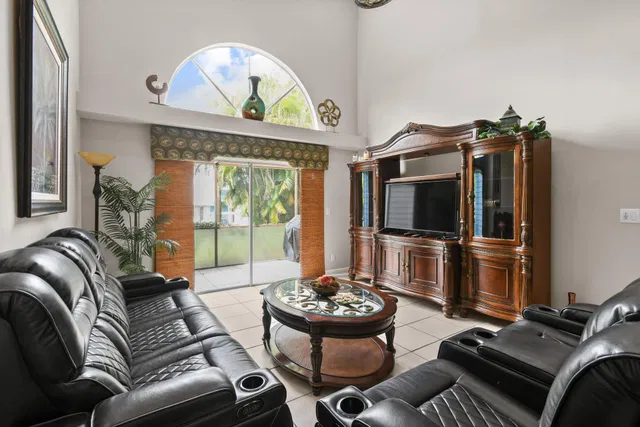 Residence photo 5
