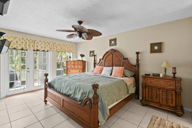 Residence photo 17