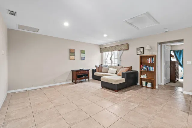 Residence photo 30