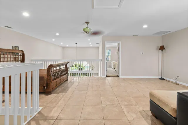 Residence photo 33