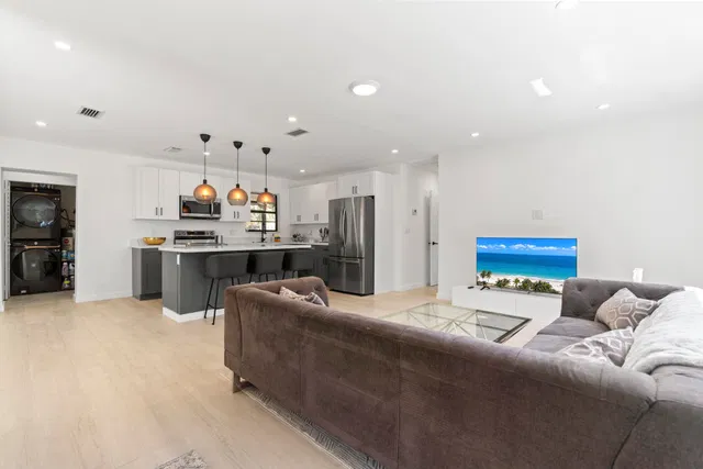  Residence photo 6