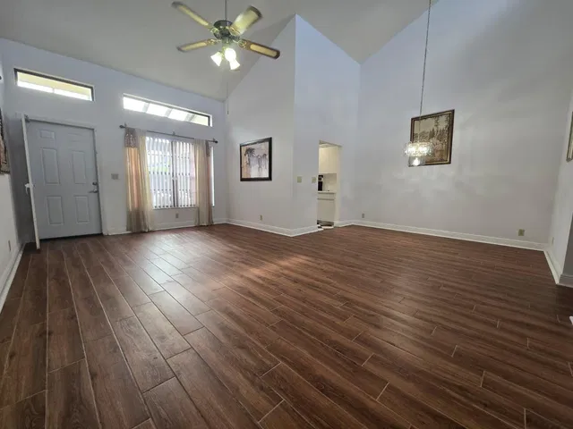 Unit C photo 5