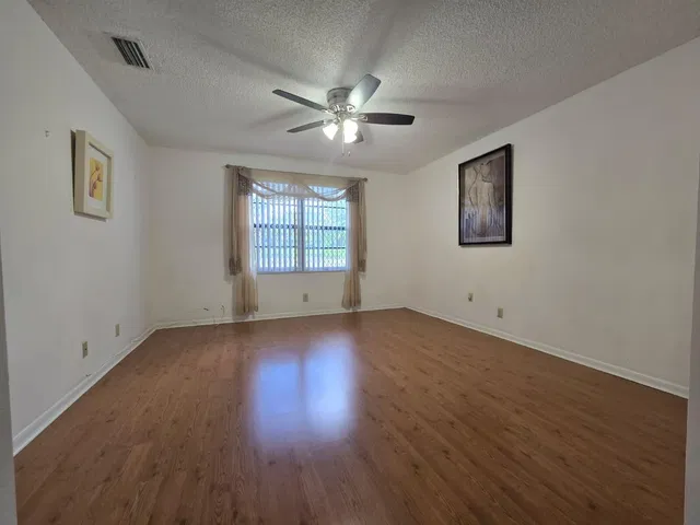 Unit C photo 14
