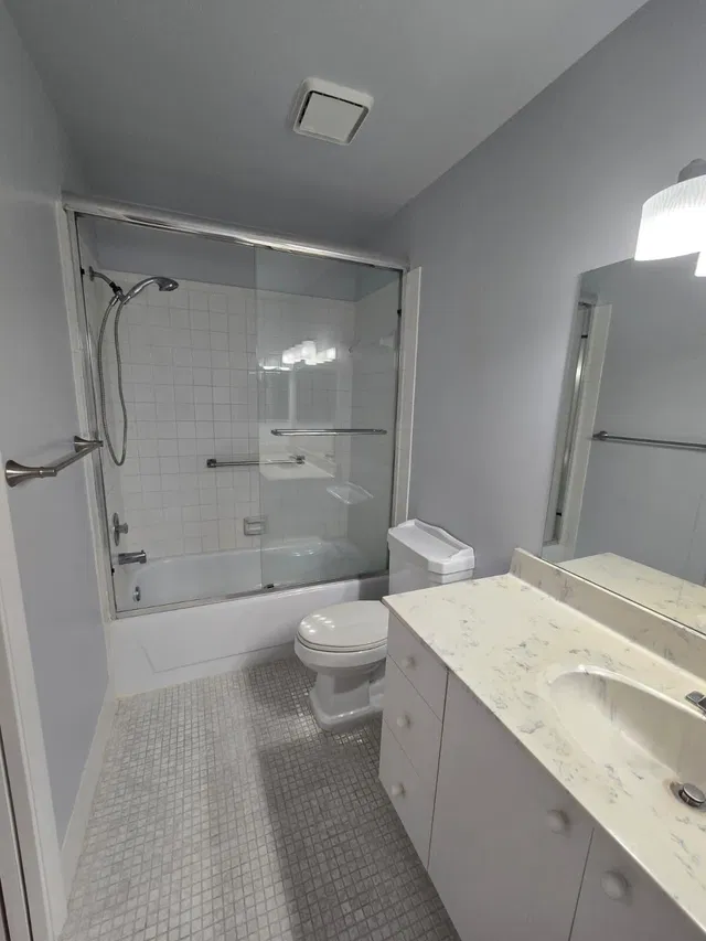Unit C photo 17