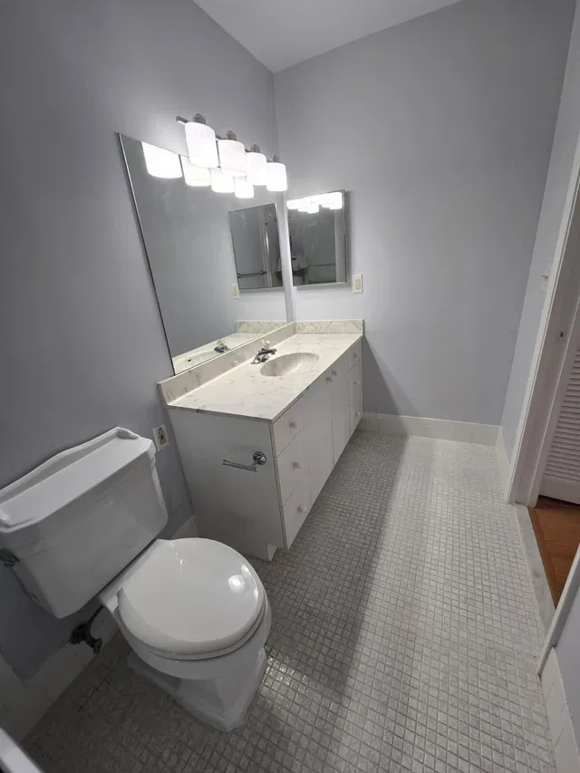 Unit C photo 18