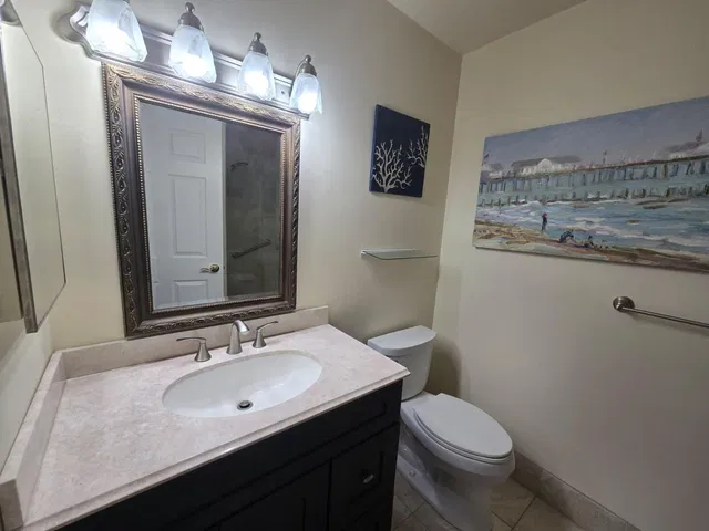 Unit C photo 22