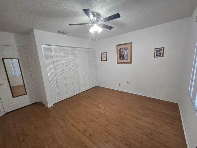 Unit C photo 24