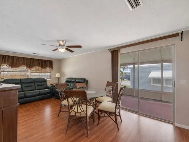 Residence photo 10