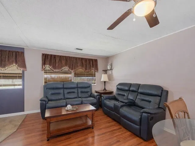 Residence photo 11