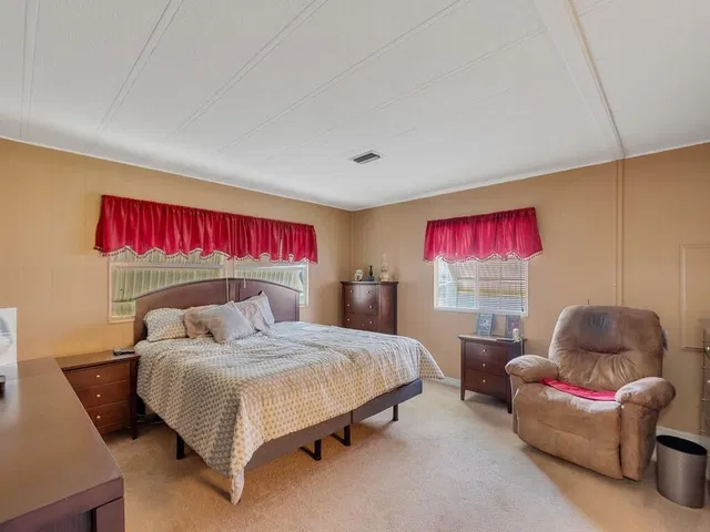 Residence photo 18