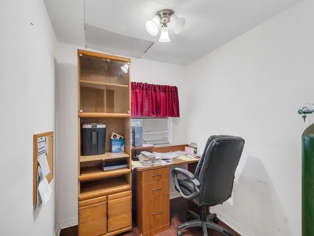 Residence photo 25