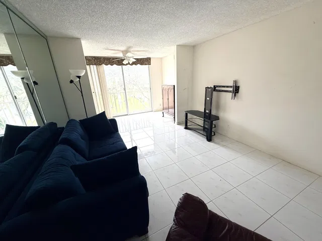  Unit 302 photo 6