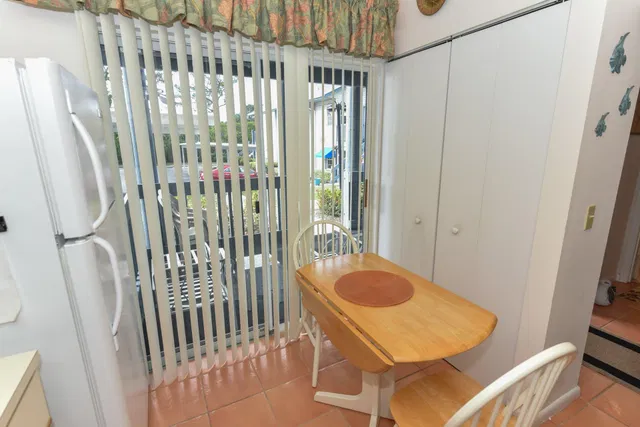 Unit 802 photo 7