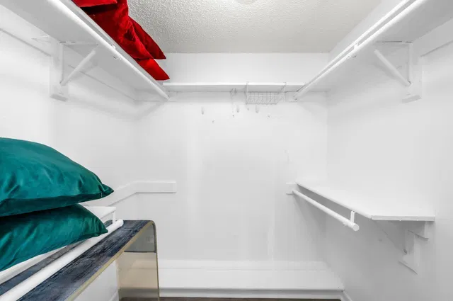 Unit 108 photo 18