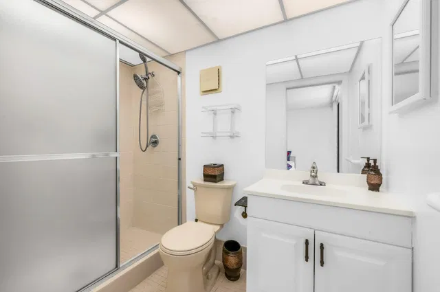 Unit 108 photo 19