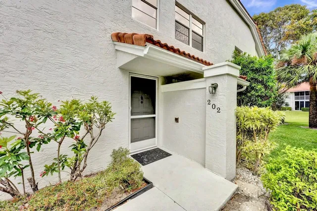Unit 202 photo 6