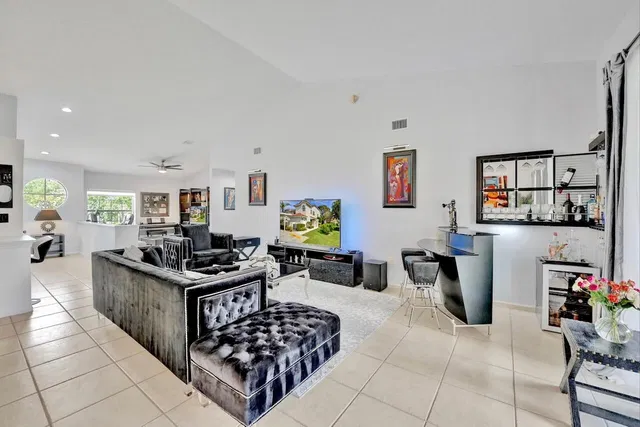 Unit 202 photo 23