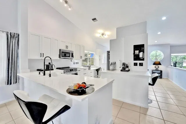 Unit 202 photo 29