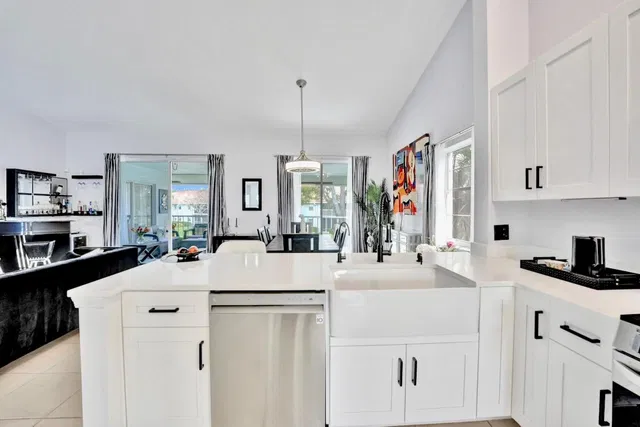 Unit 202 photo 36
