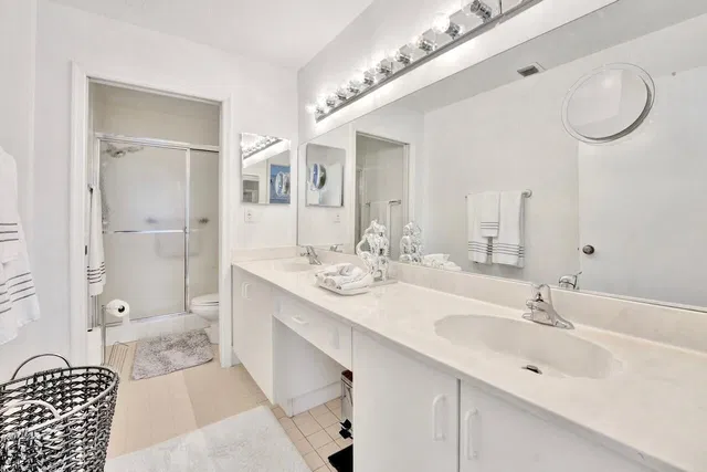 Unit 202 photo 42