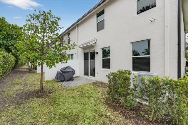 Residence photo 39
