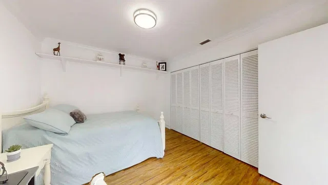 Unit B photo 21