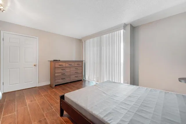 Lands of the President Unit 1206 photo 23