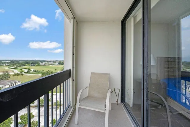 Lands of the President Unit 1206 photo 26