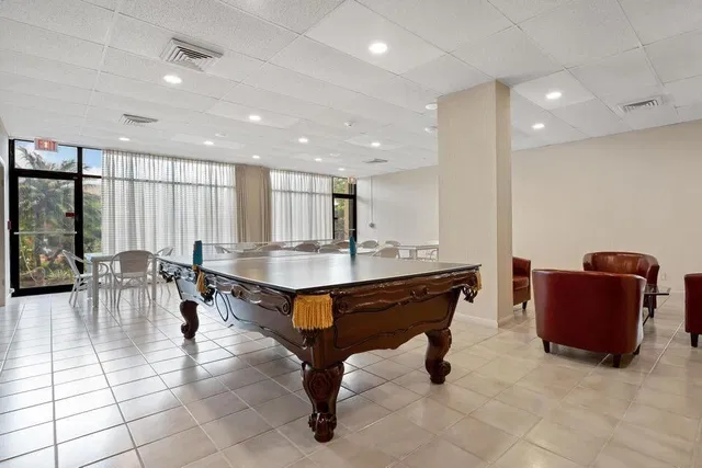 Lands of the President Unit 1206 photo 31