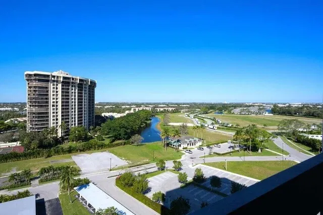 Lands of the President Unit 1206 photo 35