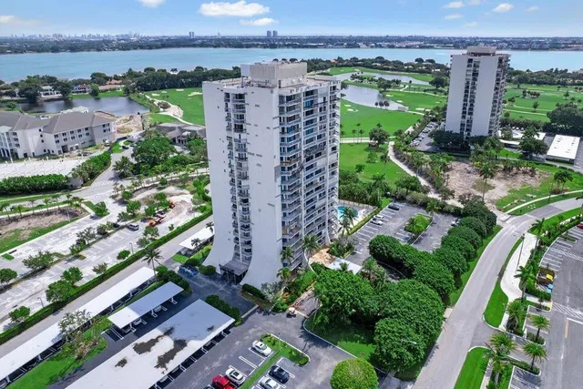 Lands of the President Unit 1206 photo 36