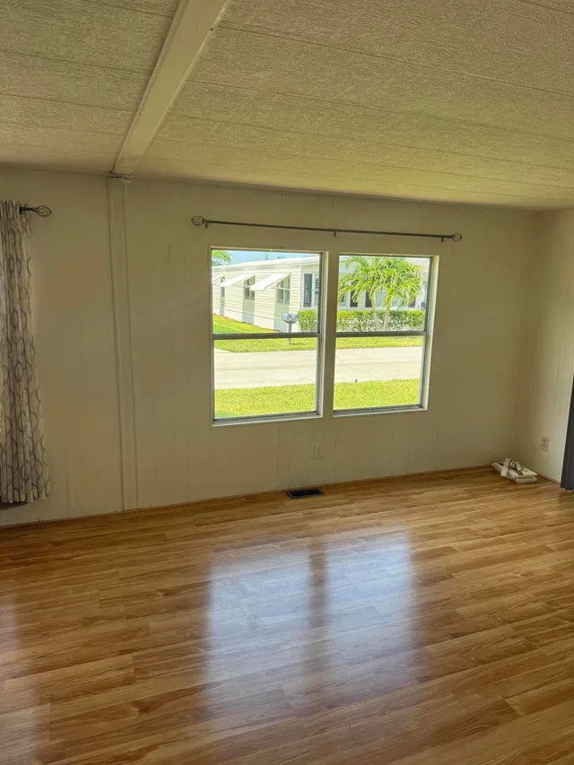 Residence photo 15