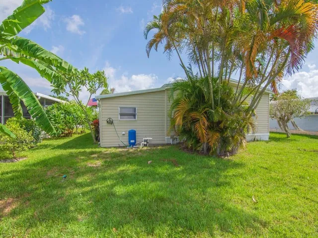 Residence photo 32