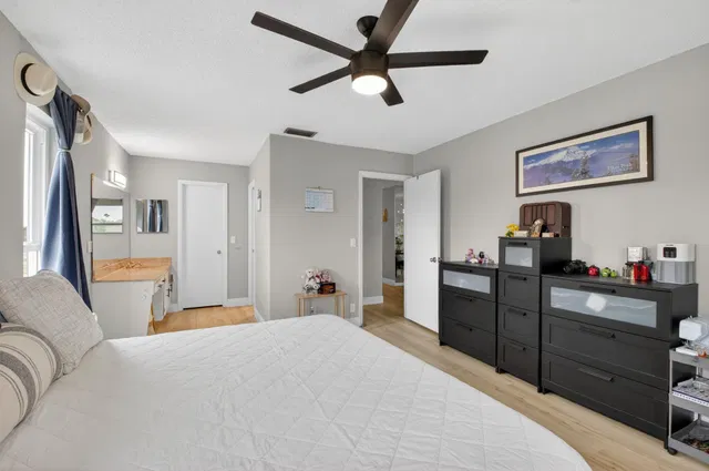  Unit H photo 25
