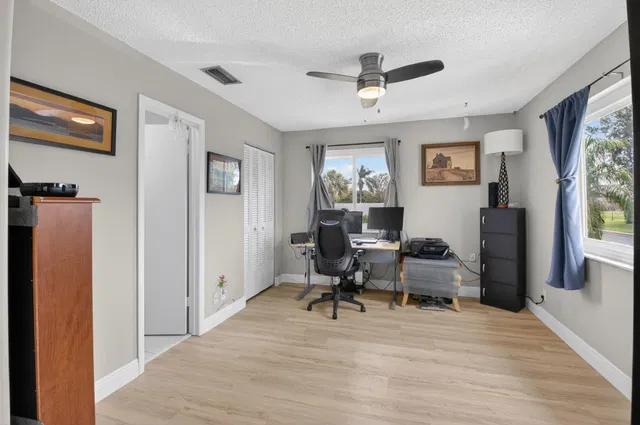  Unit H photo 28