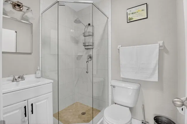  Unit H photo 29