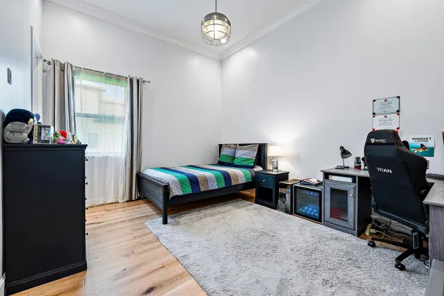  Residence photo 36