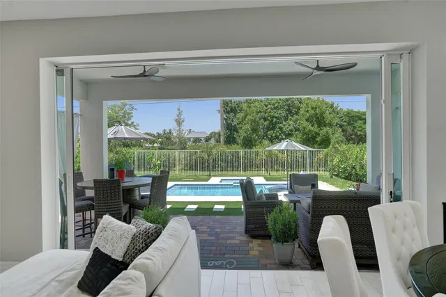 Residence photo 2