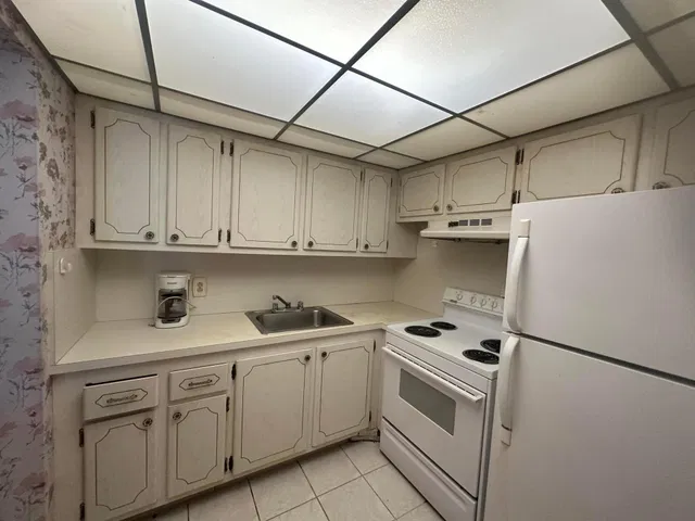 Residence photo 3