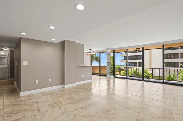 Singer Island Unit 1-203 photo 4