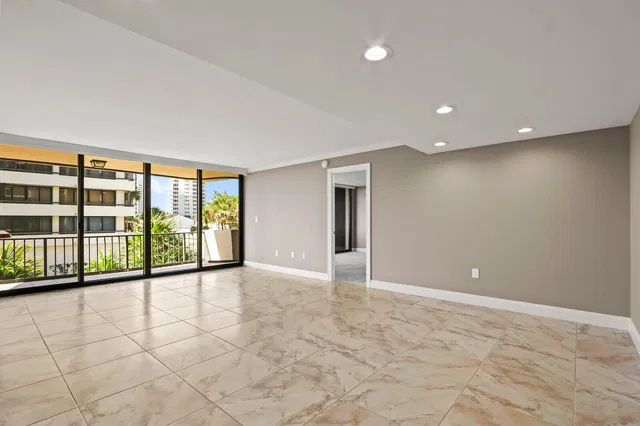 Singer Island Unit 1-203 photo 5