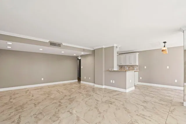Singer Island Unit 1-203 photo 8