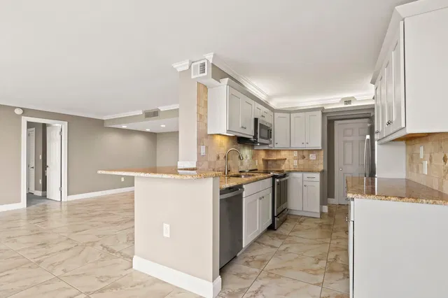 Singer Island Unit 1-203 photo 10