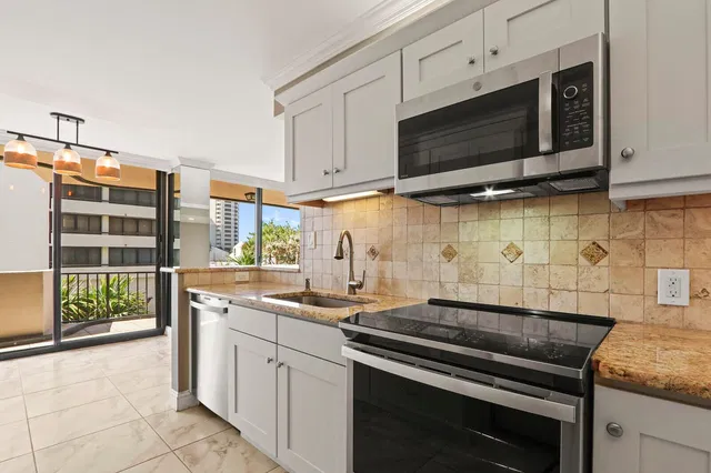 Singer Island Unit 1-203 photo 13