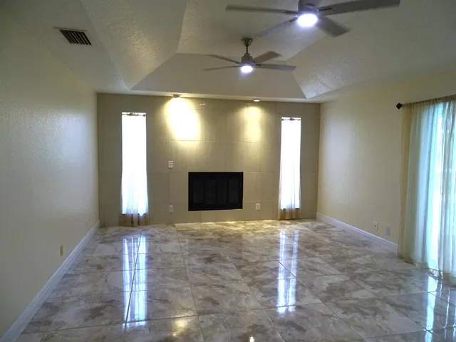 Residence photo 9